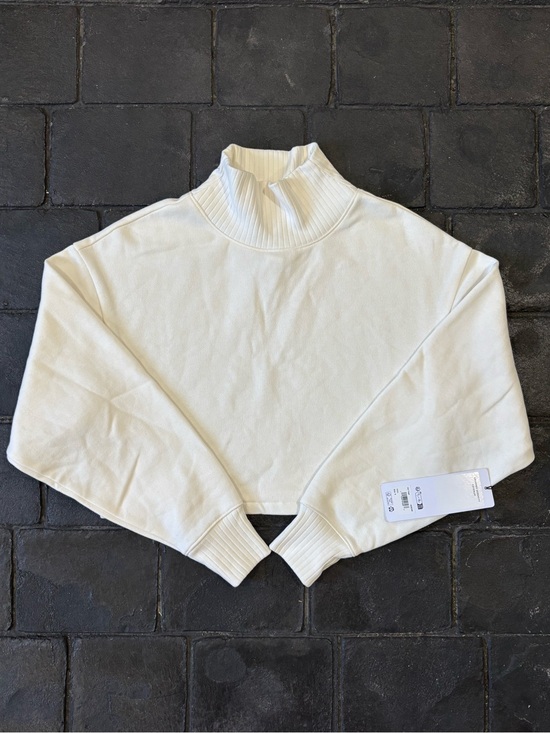 ALO Yoga Tops - ALO Yoga cropped serenity coverup pullover long sleeve ivory/ white small